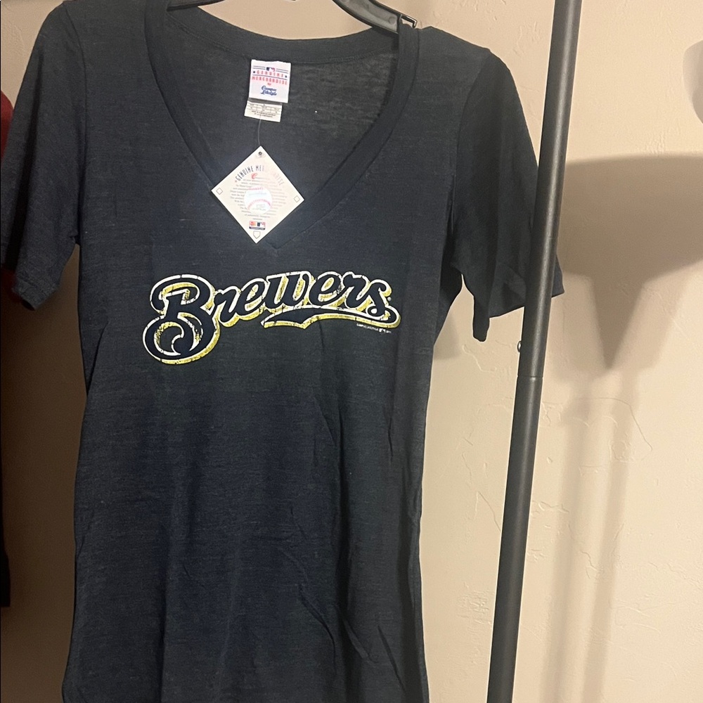 NWT Milwaukee Brewers Women's Size Medium V-Neck Navy 100% Authentic T Shirt!